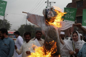 Indija na udaru zbog proroka Muhameda: Muslimani se razbesneli, spaljuju lutke sa likom omražene žene, Al Kaida zapretila osvetom