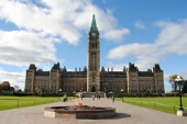 Kanadski parlament  evakuisan zbog "moguće pretnje" (FOTO)