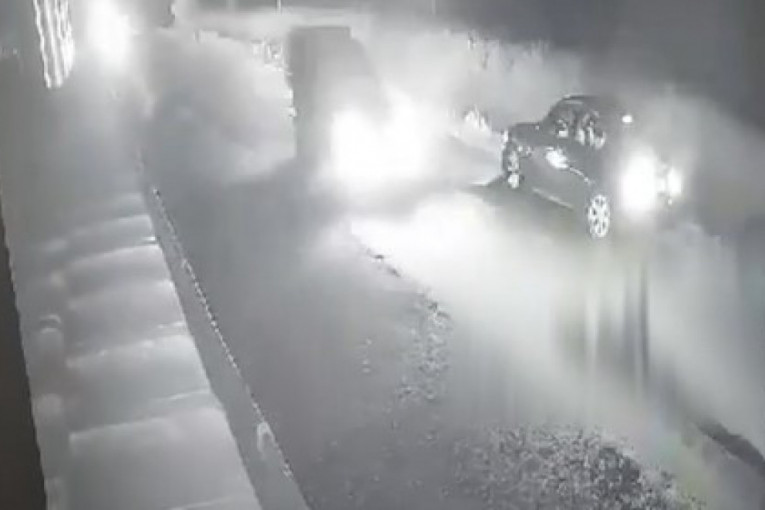 Stravičan snimak sa Uba: Čoveka pregazio automobil dok je ležao na putu! (UZNEMIRUJUĆI VIDEO)