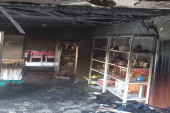 Porodica Savić ostala bez krova nad glavom za samo par minuta: "Pobegli smo napolje, a vatra je počela da guta sve pred sobom" (FOTO)