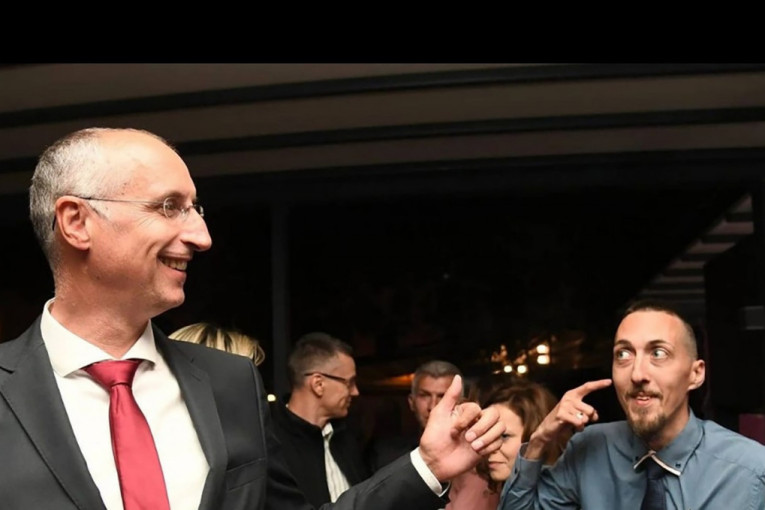 Žestok skandal trese Split: Isplivali prepiska i eksplicitni snimci političara! Objavljujemo sve poruke (FOTO)