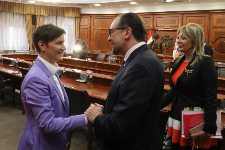 Srbija čvrsto za nastavak reformi i saradnju u regionu: Premijerka Brnabić se sastala sa austrijskim ministrom