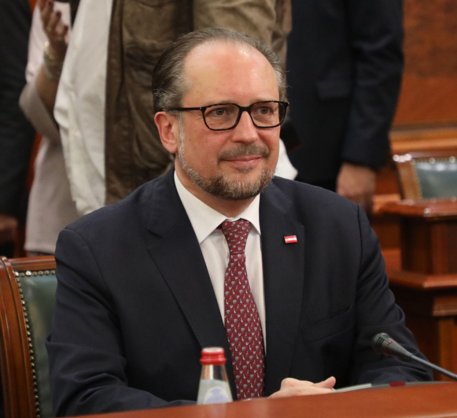 Srbija čvrsto za nastavak reformi i saradnju u regionu: Premijerka Brnabić se sastala sa austrijskim ministrom