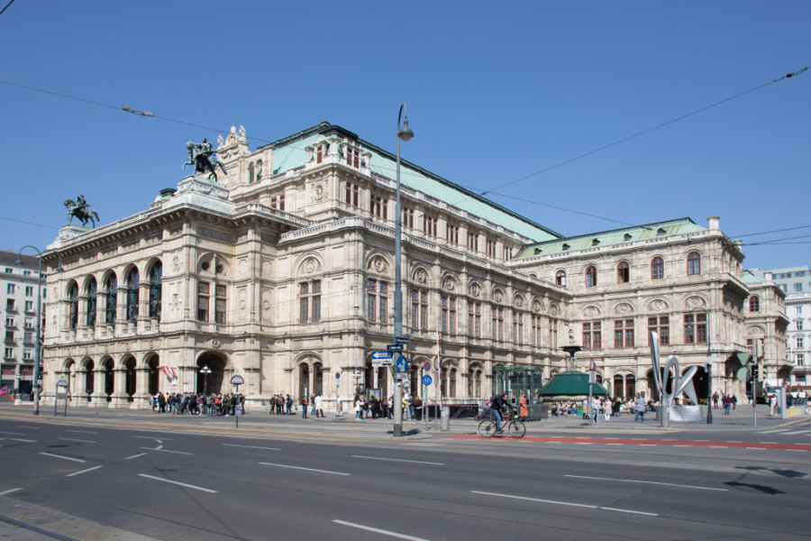 Ambasador Srbije u Beču: "Baš na Vidovdan u Austriji zakazana rasprava o Srebrenici - slučajnost, ili...?"