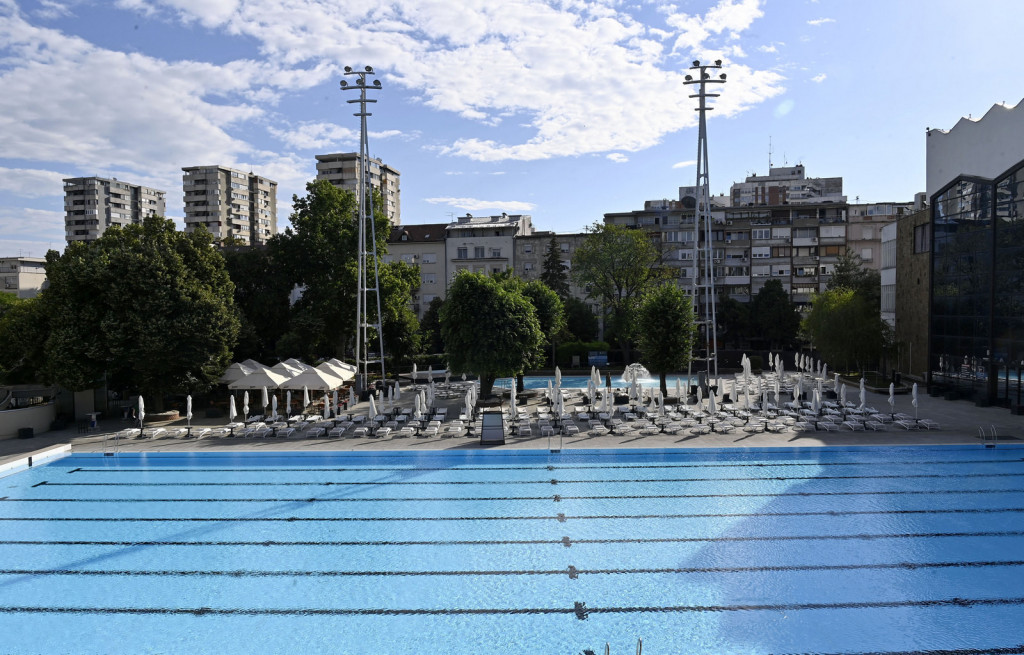 Beg od "paklenih" vrućina: Evo kada se otvaraju gradski bazeni!