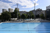 Spas od užarenog asfalta i vrućeg talasa: Beogradski bazeni počinju sa radom - cene veće nego prošle godine
