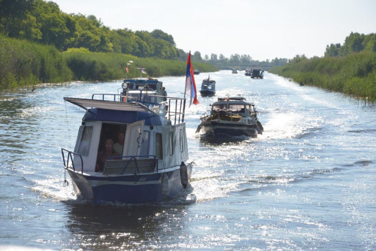 JVP „Vode Vojvodine“ preduzima sve mere da spreči ekološku katastrofu na Čonopljanskom jezeru