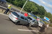 Lančani sudar na autoputu kod "Zmaja": Koferi na kolovozu - tri osobe lakše povređene (VIDEO)