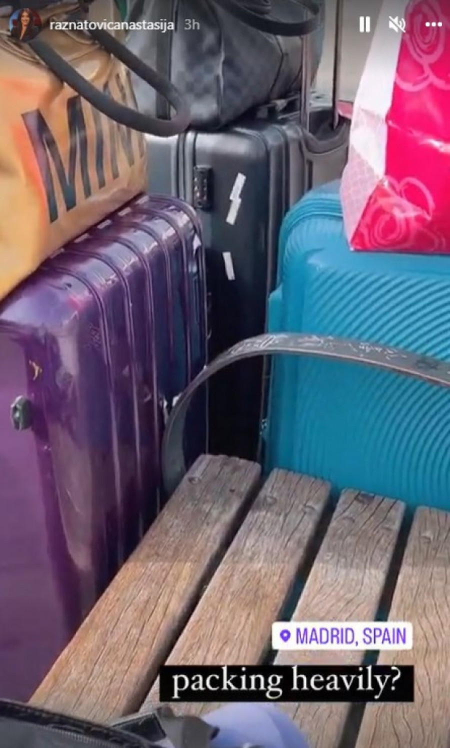 Anastasija otputovala kod Gudelja u Španiju! Ponela brdo kofera (FOTO)