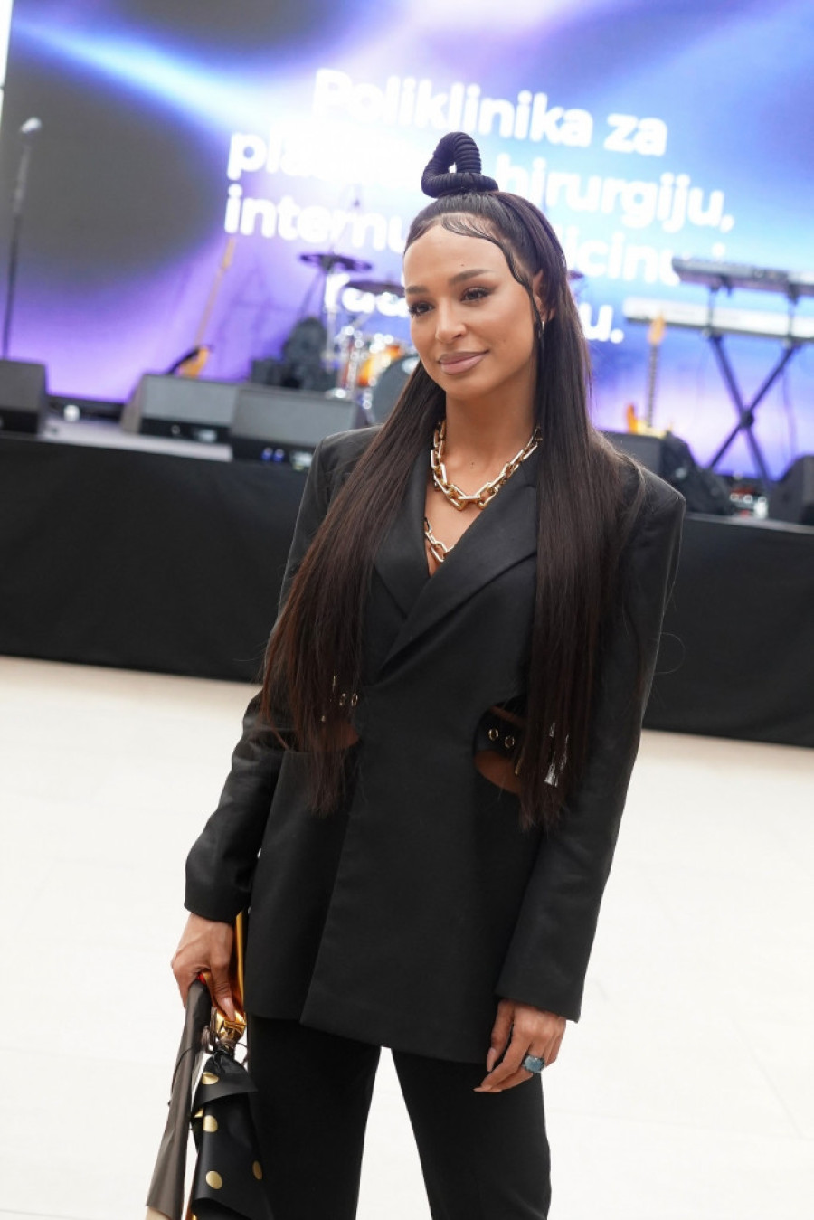 "Estrada je laž, ne postoji normalan čovek": Edita šokirala porukom, isprozivala sve, pa i sebe!