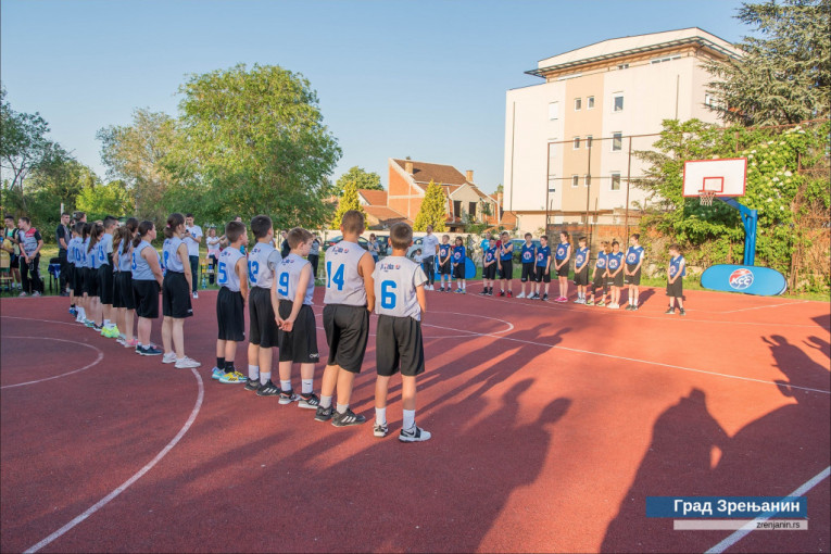 24SEDAM ZRENJANIN Promovisana Junior NBA liga Srbije - pet ekipa, iz pet škola, nadmeće se po uzoru na najjaču košarkašku ligu sveta
