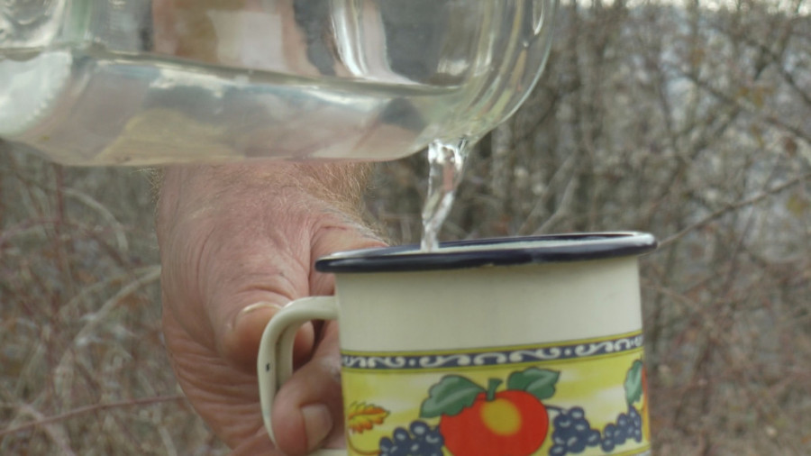 Suvoborac otkriva recept za zdravlje i dugovečnost: Ova slatkasta voda najveći je neprijatelj kamena i peska u bubregu (FOTO)