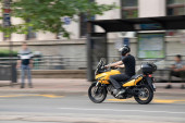 Bahati motoristi opet divljaju u "beogradskom ruletu smrti": Bajkeri prikrivaju tablice i trkaju se u samom centru grada!