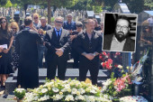 Tužnih 40 dana bez Vidoja Ristovića: Porodica uplakana stigla na groblje (FOTO)
