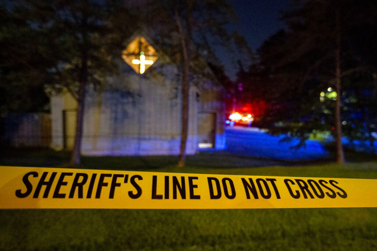Napadač ušao u crkvu i ubio dve osobe: Pucnjava u Alabami