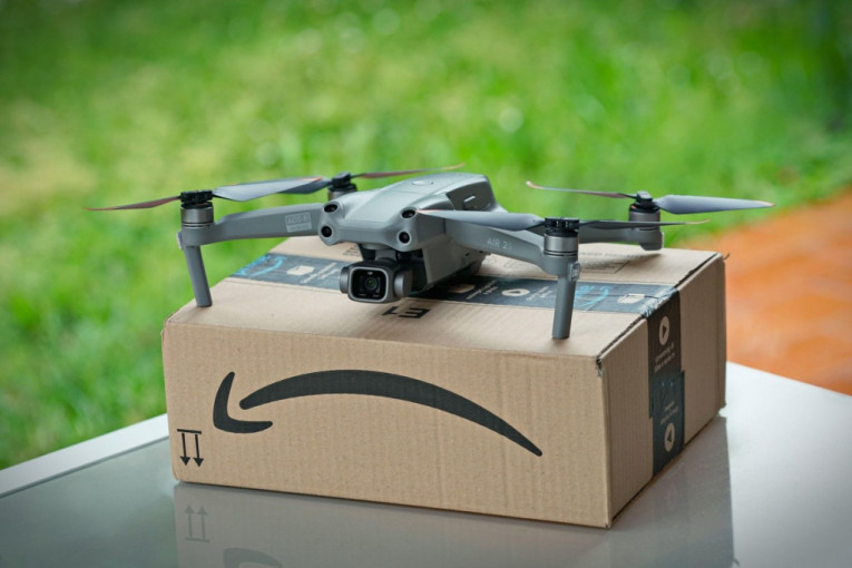 Amazon pokrenuo isporuku dronom u Kaliforniji