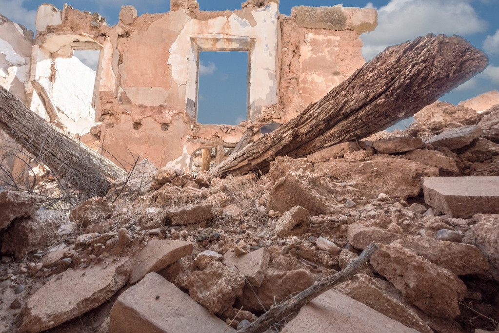 Tragedija u manastiru! Četvoro dece poginulo, dvoje povređeno u urušavanju zida