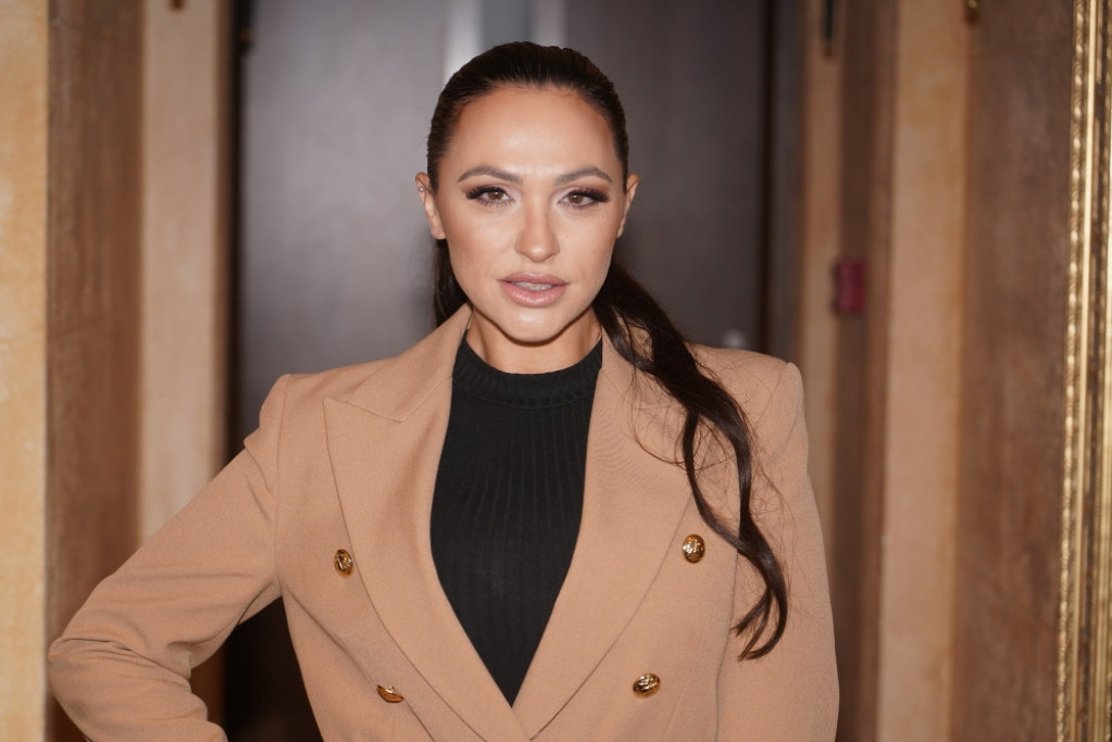 Ljupka Stević doživela peh na nastupu, zaradila ogroman bakšiš, a onda je sve izgubila: Oteli su mi 5.000 evra iz ruku