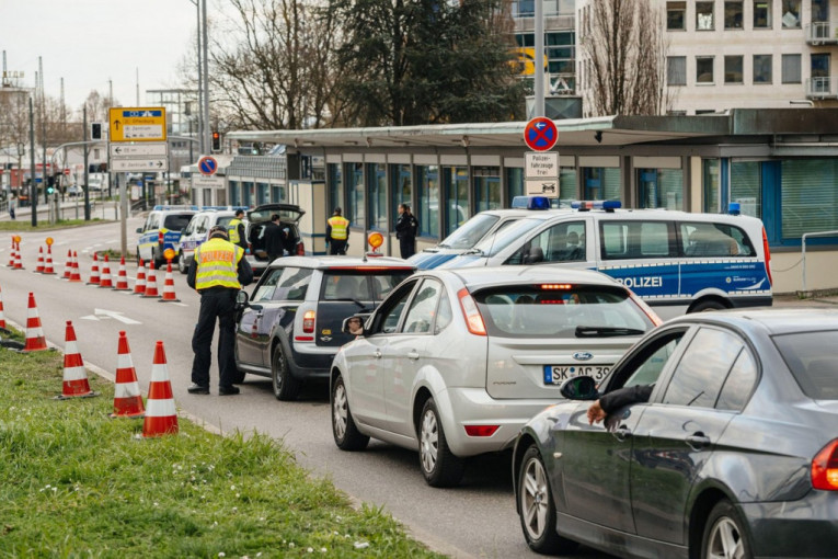 Težak udes u Nemačkoj: Samovozeći BMW izazvao havariju sa smrtnim ishodom! (FOTO)