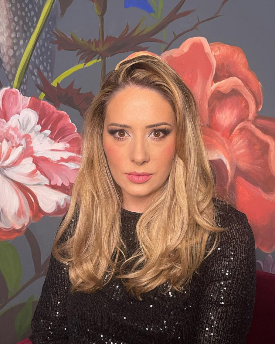 Milica Kon se baškari u Dubaiju: Bazen na krovu zgrade i najskuplji kokteli (GALERIJA)