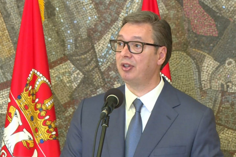 Predsednik Vučić pozvao predstavnike radnika Fijata na razgovor u subotu u devet!