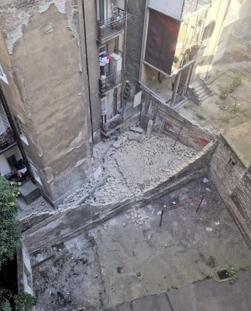 Drama na Slaviji: Urušio se zid visok tri metra! (FOTO)