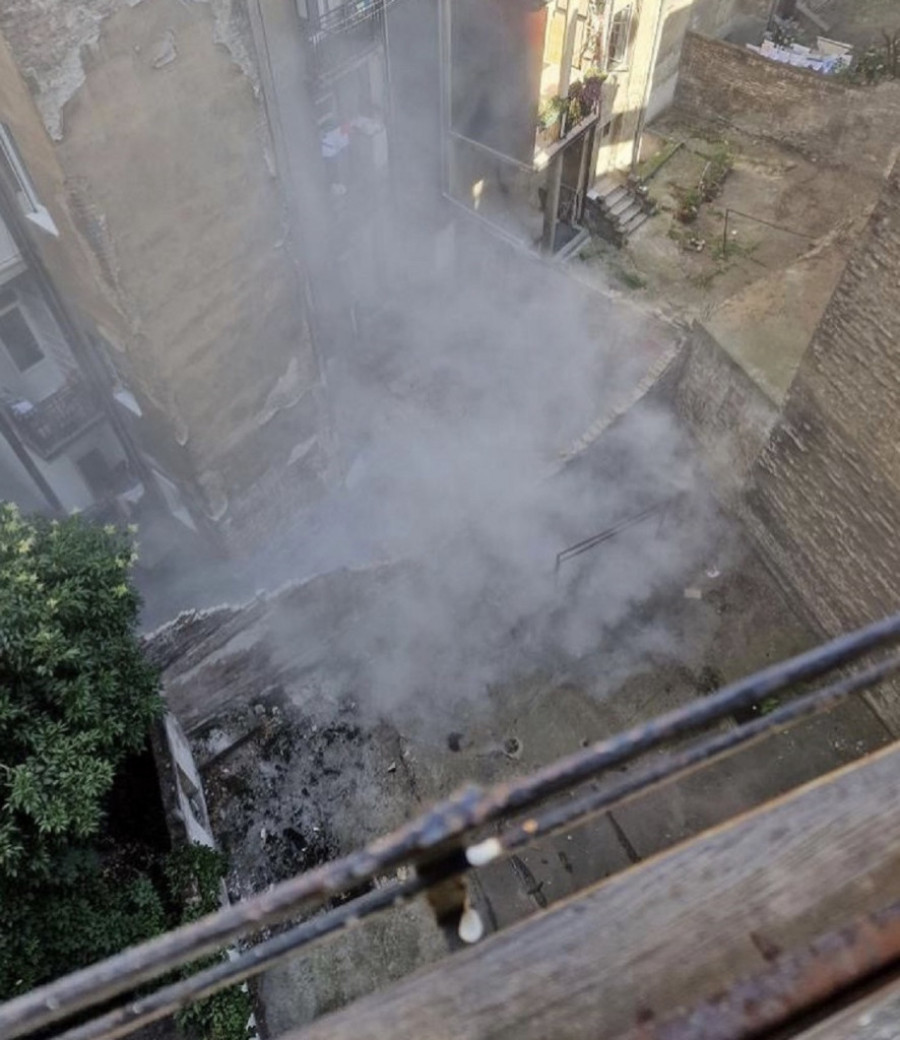 Drama na Slaviji: Urušio se zid visok tri metra! (FOTO)