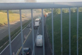 Gori autobus kod petlje "Orlovača": Saobraćaj se odvija otežano