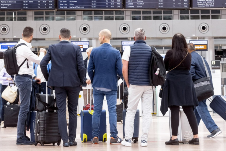 Prava drama na aerodromu u Rimu: Srpski turisti zarobljeni, nemaju gde! "Ljudi će izgubiti poslove" (VIDEO)