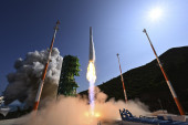 Posle poteškoća i odlaganja, Južna Koreja uspešno lansirala svoju svemirsku raketu