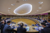 Dvostruki aršini: Evropska komisija savetuje članice da ne povećavaju plate građanima, a ona odobrila povišice svojim zaposlenima