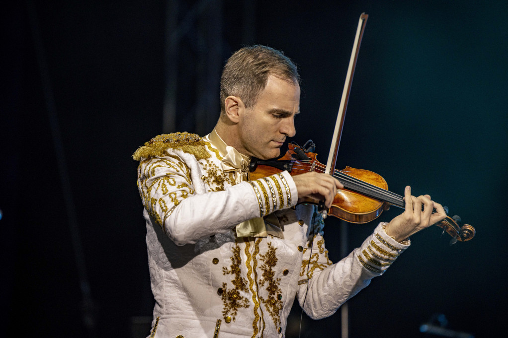 Stefan Milenković priprema spektakl u centru Beograda: Veličanstven koncert na Trgu republike