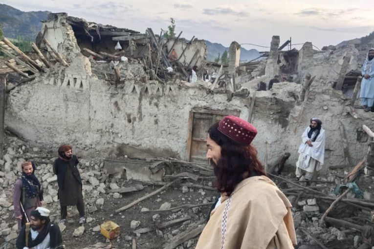 Užasne informacije iz Avganistana: Broj žrtava gotovo 1.000, stotine povređenih! (FOTO/VIDEO)