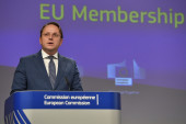 Komesar Varhelji: Za BiH status kandidata za članstvo u EU moguć već 15. decembra
