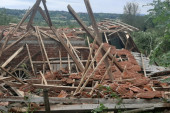 Sa tugom se još uvek sabiraju štete: U selima oko Topole ostala pustoš, oštećeno više od 300 kuća (FOTO)
