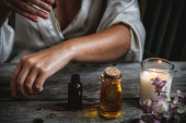 Letnja zamena za parfem koja hrani kožu: Mirisna suva ulja su idealno rešenje za vrele letnje dane
