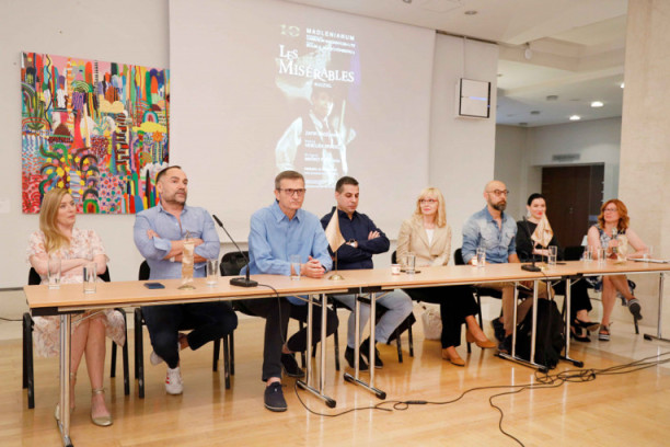 Ljubav, spektakl i revolucija: "Jadnici" večeras 100. put na sceni Madlenianuma (FOTO)