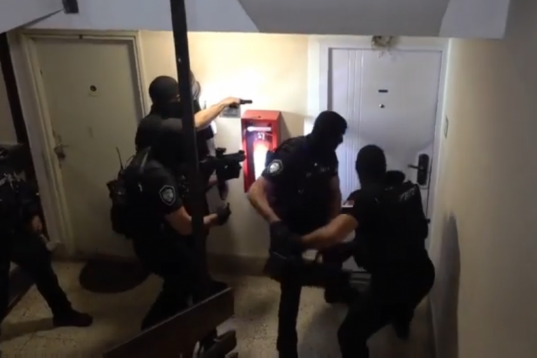 Uhapšeni u stanu na Zvezdari sa 250 paketića droge: Ovako su "pala" četvorica Požarevljana!