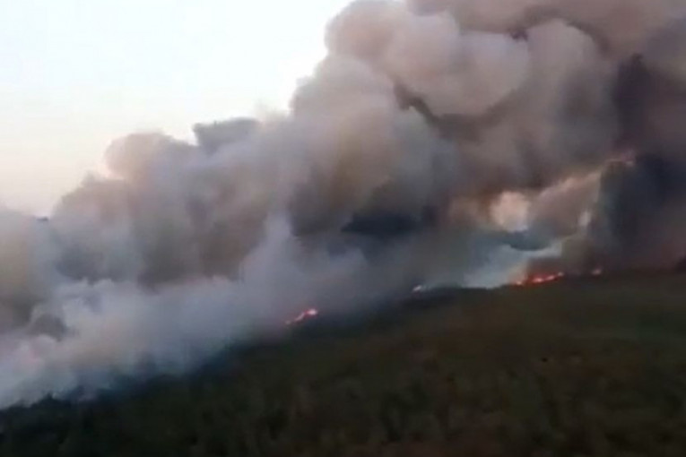 I dalje bukti požar u Marmarisu: Vatrogasci se treći dan bore sa vatrenom stihijom (FOTO/VIDEO)