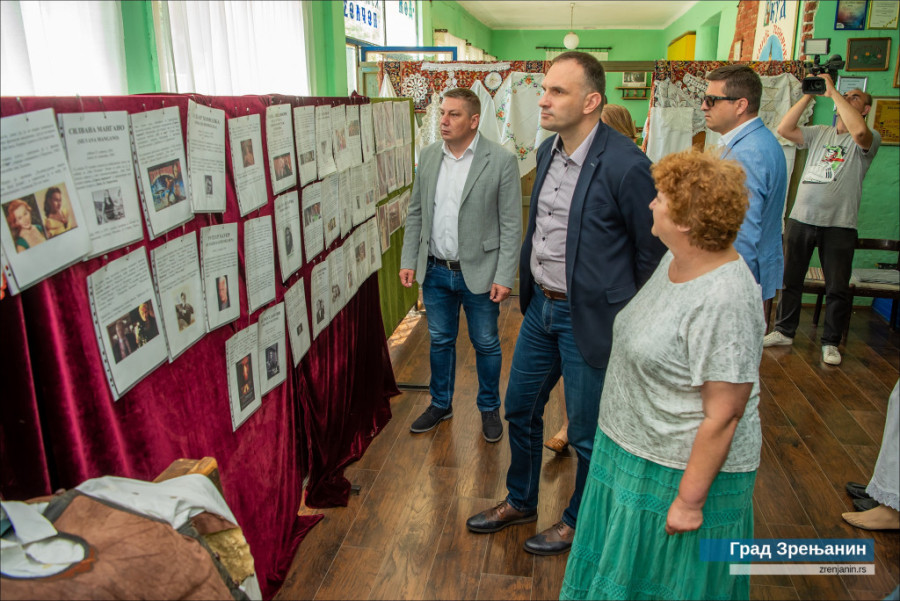 24SEDAM ZRENJANIN “Da nam sela budu bliža” u Perlezu - gradonačelnik razgovarao s predstavnicima sela