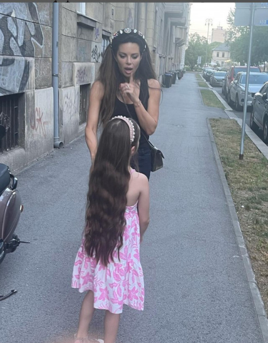 Nikolina Pišek podelila emotivnu fotografiju sa ćerkom: Pitala me je kako da zna da ja neću otići