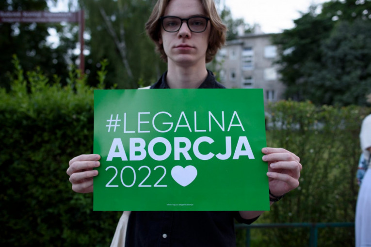 Poljska neće legalizovati abortus do 12. nedelje trudnoće: Varšava ne odustaje od strogih zakona o pobačaju