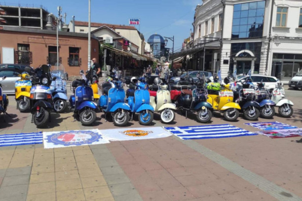 "Vespaši" okupirali Niš! Grad preplavili motori, najviše motorista došlo iz Grčke! (FOTO)