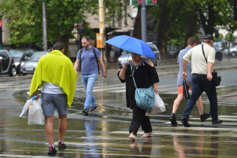 Jesen usred leta, kiša ne prestaje da pada: I danas oblačno, biće i pljuskova sa grmljavinom!
