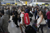 "Prinuđeni smo da tri dana peremo iste čarape i donji veš": Srpkinja zbog štrajka na aerodromu još nije dobila svoj kofer!