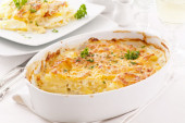Recept dana: Francuski krompir sa jajima i šunkom, zapečen u rerni - brza večera od sastojaka koje imate u frižideru