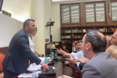 Haos u parlamentu Severne Makedonije: Tuča poslanika, letele i šoljice za kafu (VIDEO)