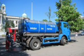 Spas od tropskih vrućina: Na najprometnijim mestima u Beogradu postavljene cisterne sa vodom za piće