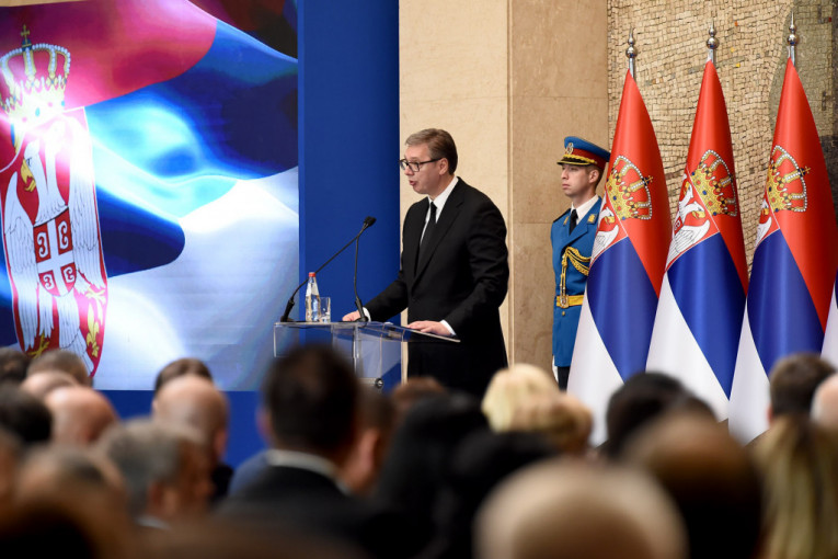 Predsednik Vučić o drugom mandatu: Ne postoji veća čast, ali ne postoji ni veća obaveza i odgovornost (FOTO)