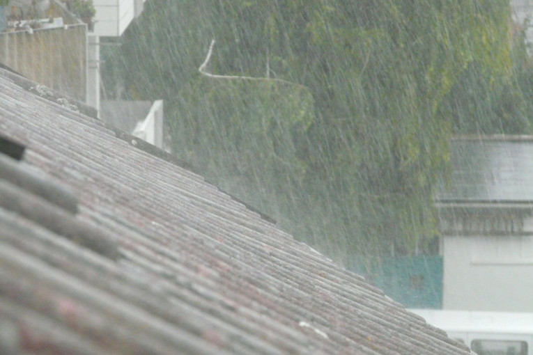 RHMZ upozorava: Jaka kiša u delovima Srbije u narednih sat vremena